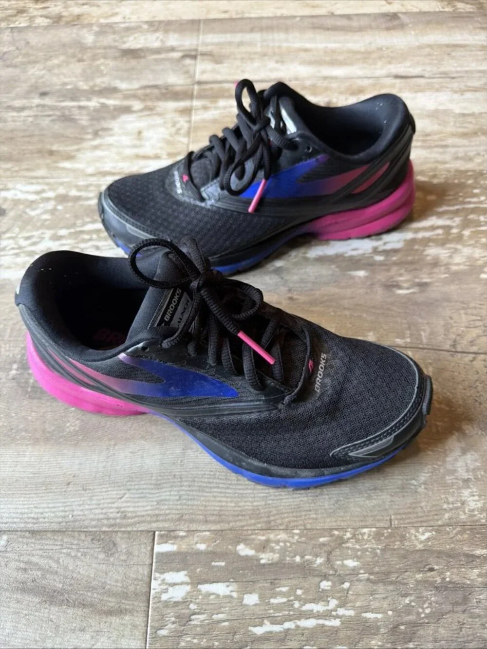 Brooks sneakers 5b like